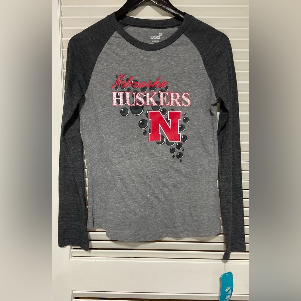 NWT - Nebraska Huskers Long Sleeve Raglan Tee – Gen2 – Women’s Size Large